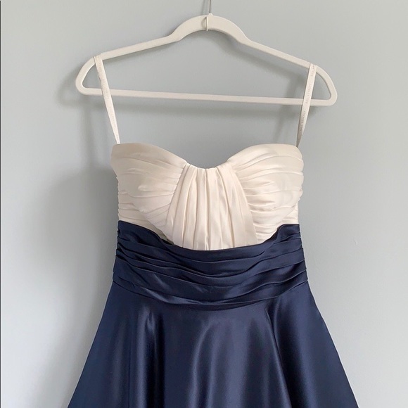 💯% European Satin Dress with POCKETS - Picture 2 of 4